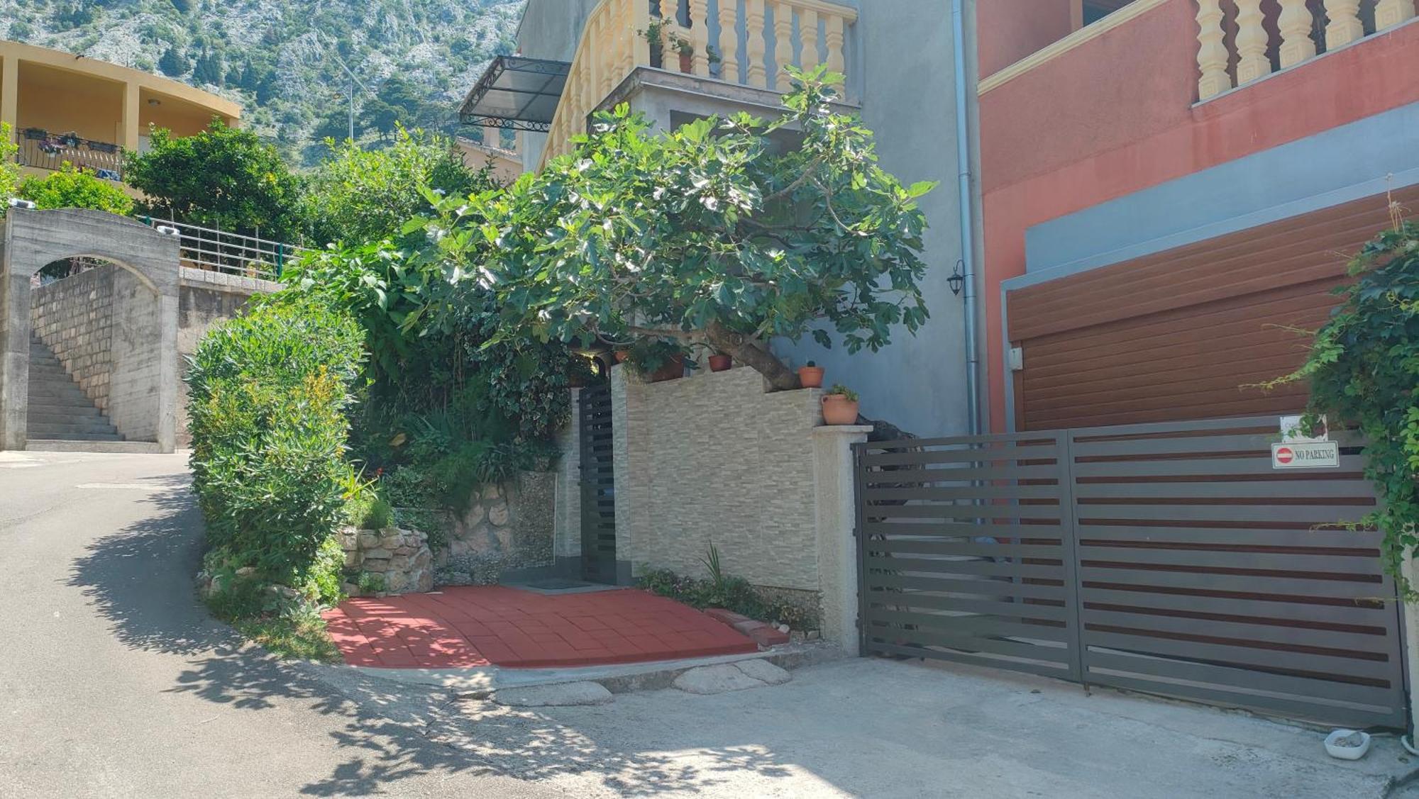 Rea Apartment